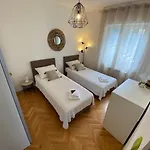 Апартаменты Betty Шибеник